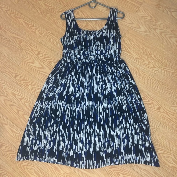 Sleeveless Dress (Black, White & Blue) - Picture 7 of 8